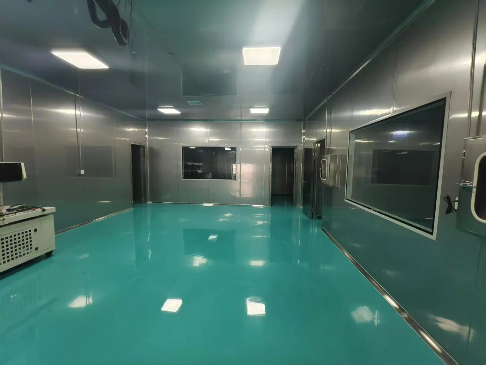 Color Steel Sandwich Panel Manufacturer: Custom Core Material Solutions for Modular Buildings and Cleanroom Projects